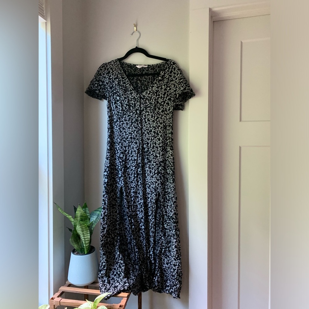 Asos Miss Selfridge petite angel sleeve ditsy maxi dress in black, size 8 - Picture 2 of 9